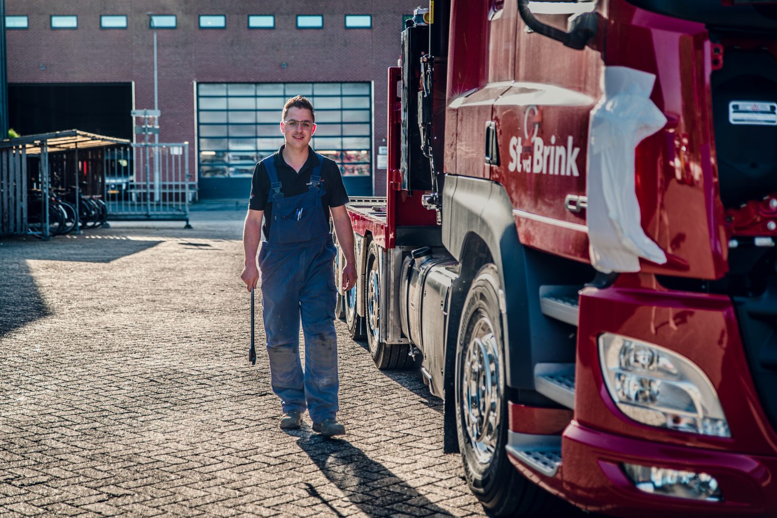 Aan het werk bij Van de Weijer Carroserriewerk